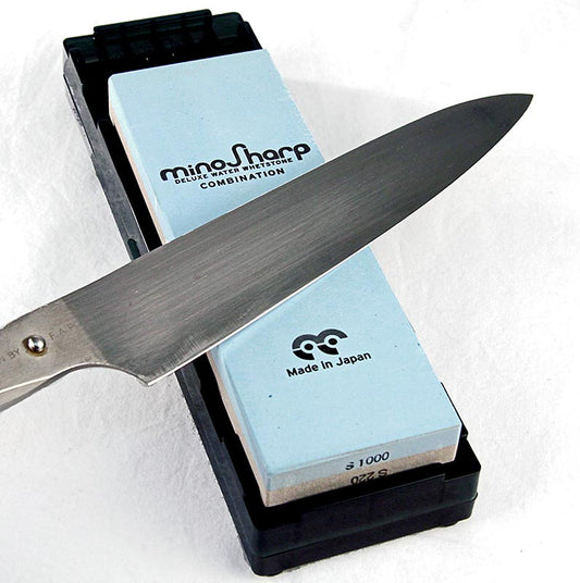 Mino Sharp Schleifstein (Wasser) Kombistein 220/1000, mit Plastikhalter, No. 471, 1 St | Messer & Messer - Zubehör | thungourmet