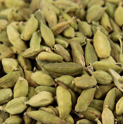 Grüne ganze Kardamomkapseln, 1 kg, ätherisches Öl, süßlich-aromatisches Aroma, indisches Gewürz, Hauptbestandteil von Masalas und Currypulver, geeignet für Fleisch, Fisch, Gemüse, Kompott, Pudding, Wurst, Brot, Kuchen, Marinaden, Punsch, Kaffee und Tee, ursprünglich aus Südindien und Sri Lanka, heute auch in Guatemala angebaut