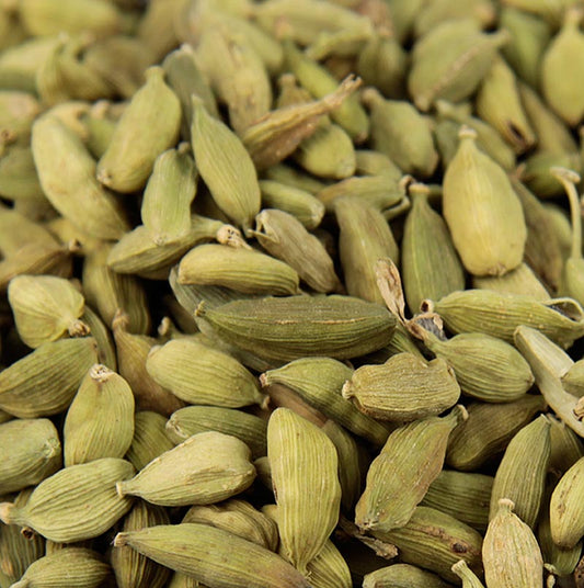 Grüne ganze Kardamomkapseln, 1 kg, ätherisches Öl, süßlich-aromatisches Aroma, indisches Gewürz, Hauptbestandteil von Masalas und Currypulver, geeignet für Fleisch, Fisch, Gemüse, Kompott, Pudding, Wurst, Brot, Kuchen, Marinaden, Punsch, Kaffee und Tee, ursprünglich aus Südindien und Sri Lanka, heute auch in Guatemala angebaut