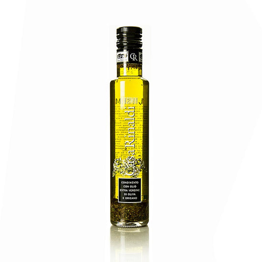 Extra natives Olivenöl mit aromatischem Oregano für die mediterrane Küche