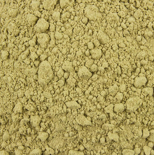 Getrocknetes, gemahlenes Ingwer-Pulver in einer Verpackung von 1 kg Wird als Zutat für Currypulver und asiatische Gerichte verwendet