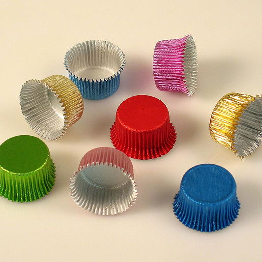 Alu-Kapseln, bunte Aluminiumkapseln mit einem Durchmesser von 24 mm und einer Höhe von 16 mm, ideal zum Befüllen mit Schokolade für Eiskonfekt oder individuelle Kreationen
