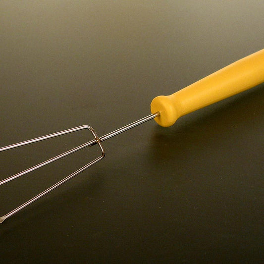 Pralinen-Tunkgabel aus rostfreiem Stahl mit ergonomischem Holzgriff, ideal zum präzisen Eintauchen von handgemachten Pralinen