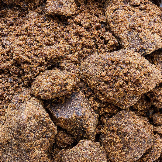 Muscovado Zucker, dunkel, Roh-Rohrzucker, Karamell- und Malznoten, Mauritius, 1 kg - Natürlich gewonnener, unraffinierter Zucker mit kräftig-aromatischen Noten von Karamell, Malz und leichtem Lakritzgeschmack aus Mauritius Geeignet zum Süßen von Espresso, Aromatisieren von Saucen und Patisserie