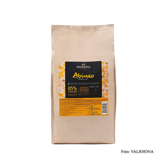 Valrhona Abinao Grand Cru dunkle Couverture, Callets, 85% Kakao, Afrika, 3 kg - Eine Assemblage aus zwei Forastero-Kakaobohnen-Sorten aus Afrika mit einem hohen 85%-igen Kakaoanteil, was der Abiano ausgeprägte Bitterkeit durch die Kraft der Tannine verleiht Die Couverture gehört zur Grand Cru-Auswahl von Valrhona