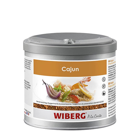 Wiberg Cajun, Kreolische Gewürzzubereitung, für französisch inspirierte Lousianaküche, 280 g - Produktillustration mit Gewürzmischung in Glasflasche