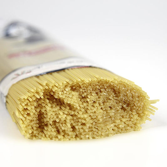 Granoro Bucatini, lange dünne Maccaroni, No11, 12 kg, 24 x 500g - Hochwertige Pasta aus 100% Hartweizen, ideal für traditionelle italienische Gerichte, 9-11 Minuten Kochzeit, perfekt für Gastronomen und Hobbyköche