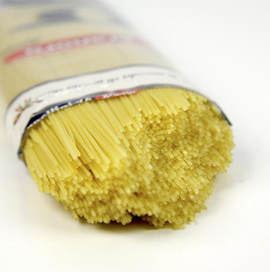 Granoro Capellini, sehr dünne Spaghetti, 1mm, No16, 12 kg, 24 x 500g - Handgefertigte Spaghetti aus Italien, perfekt für anspruchsvolle Hobbyköche und Gourmets, 24 Packungen à 500g Entdecken Sie jetzt im Online-Shop!