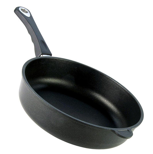 Schmorpfanne AMT Gastroguss, Induktion, ø 28cm, 7cm hoch, für optimale Wärmespeicherung