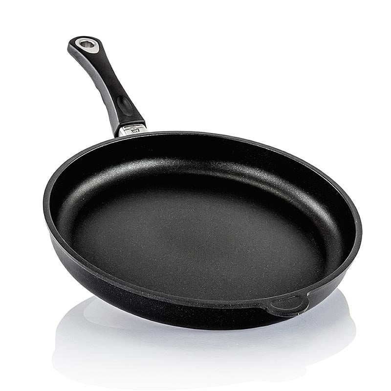 AMT Gastroguss, Bratpfanne, ø 32cm, 5cm hoch, 1 St - hochwertiges Aluminiumguss-Kochgeschirr, hergestellt in Deutschland im Kokillen-Handguss-Verfahren, 3-Schichten-Oberflächenversiegelung mit Keramikanteilen, Mikrofein abgedrehter 8-9mm Thermoboden, funktionelle und ergonomische Griffe, backofenfest bis 260°C
