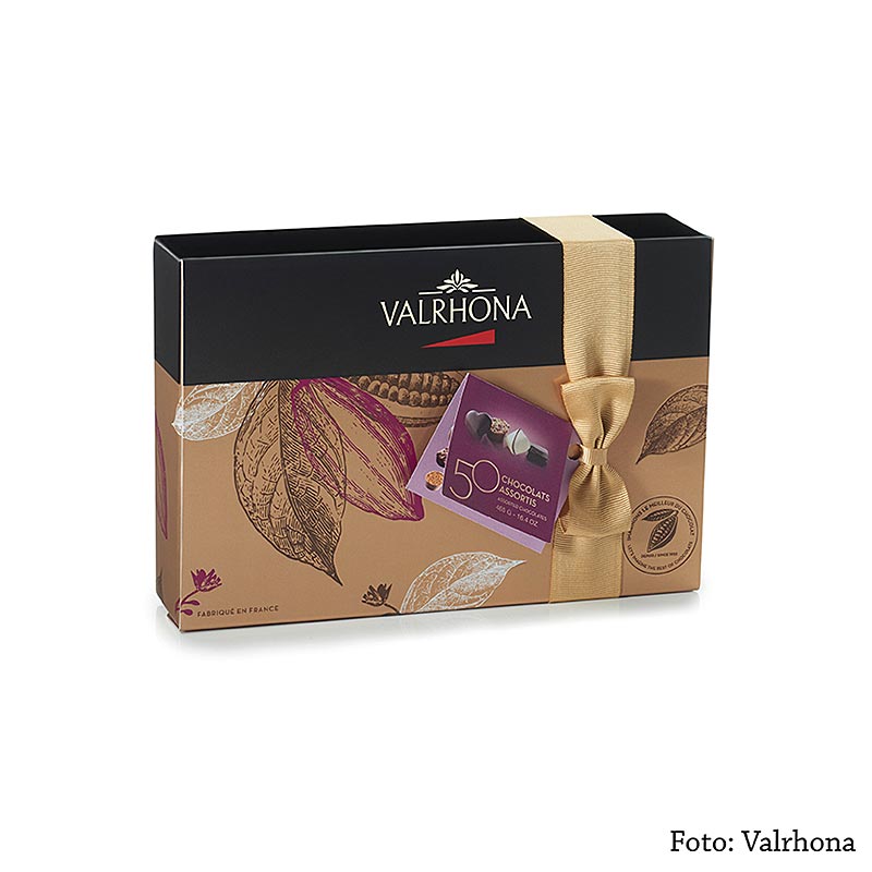 Valrhona Ballotin Sortiment, feine Pralinenmischung, 465 g, 50 St - Edle Pralinen mit weißer, Vollmilch- und Bitterschokolade, teilweise mit Blattgold und -silber verziert Außergewöhnlich raffiniert in den Geschmacksrichtungen, köstlich cremig oder knusprig gefüllt