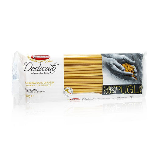 Eine Packung Granoro Dedicato - Regine Maccaroni, Nr 10, 500 g, hergestellt aus bestem Hartweizengrieß in Apulien, Italien, ohne Eier, ca 25 cm lang und 4 mm breit, wichtigt die Tradition und Nachhaltigkeit der apulischen Landwirtschaft