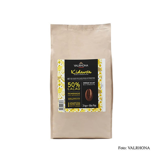 Valrhona Kidavoa Couverture (doppelt fermentiert) 50%, Callets, 3 kg - Milchschokolade mit reichem, komplexem Profil von getrockneter Banane und einem malzigen Unterton, hergestellt durch zweifache Fermentation der Kakaobohnen mit reifen Bananen und weiteren passenden Zutaten wie Karamell, Vanille, Pistazie, Kokosblütenzucker, Pecan, Mandeln oder Haselnüsse