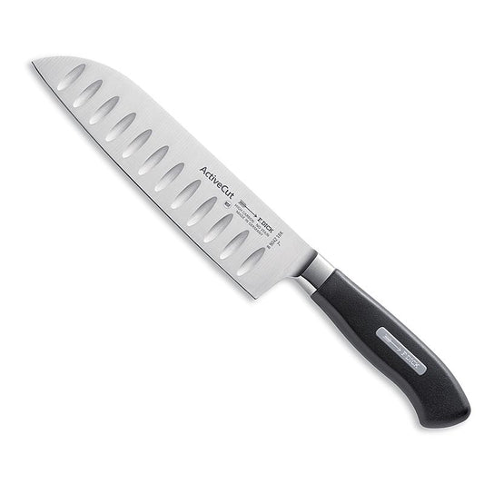 Das ActiveCut Santoku Kullenschliff Messer, 18cm von DICK, ist ideal für präzises Schneiden in der Küche Mit scharfer Klinge, Kullenschliff gegen Anhaften von Lebensmitteln, ergonomischem Griff und hervorragender Balance
