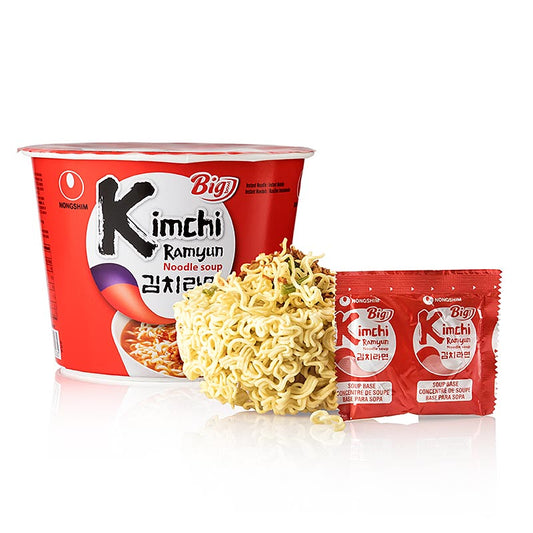 Bild eines Instant Cup Nudeln Ramyun Kimchi Big Bowl, scharf von Nong Shim, 112 g Dieses pikante Ramen hat das typische Aroma des fermentierten Kohls und einen kleinen Teil Pak Choi