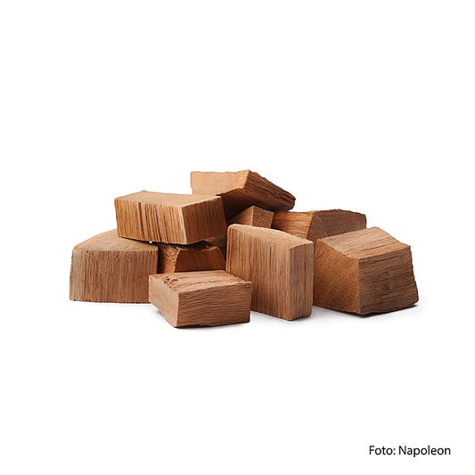 A 15 kg bag of Napoleon Holz Räucherchips Chunks made of Buche wood for smoking meat and adding a rich, smoky flavor to your BBQ dishes