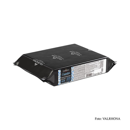 Valrhona Pur Caraibe Grand Cru, couverture foncée, bloc, 66% cacao, 3 kg - Image d'un produit à base de cacao fin des Caraïbes provenant de petites plantations, avec des arômes doux et chauds de fruits secs