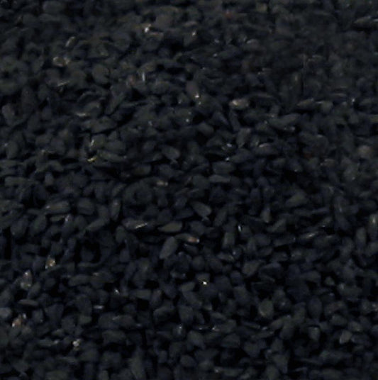 Cumin noir/graines d'oignon/Nigella, 1 kg - Le cumin noir, également connu sous le nom de graines d'oignon, provient de la plante Nigella et est principalement cultivé en Inde Les petites graines noires sont utilisées pour assaisonner les plats de légumes, les légumineuses, les salades et la volaille, et peuvent également être utilisées pour saupoudrer le pain turc En Allemagne, la Nigella est également connue sous le nom de Jungfer im Grünen (demoiselle en vert)