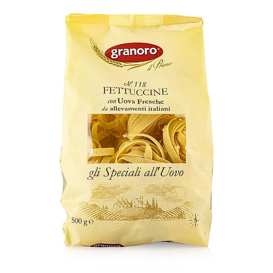 Fettuccine aux œufs, larges nids de tagliatelles, fabriquées avec la meilleure semoule de blé dur et des œufs, idéales pour toutes les sauces de pâtes