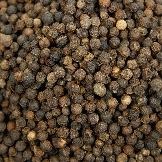 Poivre noir, entier, 1 kg - Fruits entiers du poivre, presque mûrs, stockés pendant une nuit à température ambiante, puis séchés au soleil pour conserver toute leur gamme d'arômes Convient pour les plats et les sauces sombres