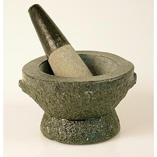 Mortier en pierre en granit lourd, idéal pour piler et broyer des herbes fraîches et sèches, des épices et des graines pour des mélanges d'épices et des pâtes personnalisés dans la cuisine professionnelle.
