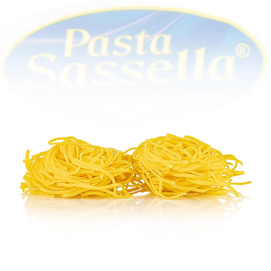 Spaghettini frais, tagliatelles, 2 mm, Sassella, 500 g - Des pâtes faites maison, de qualité supérieure, fruit d'une longue expérience Il suffit de les cuire dans de l'eau chaude et de les déguster avec une sauce au fromage et à la crème, une sauce bolognaise ou une sauce tomate