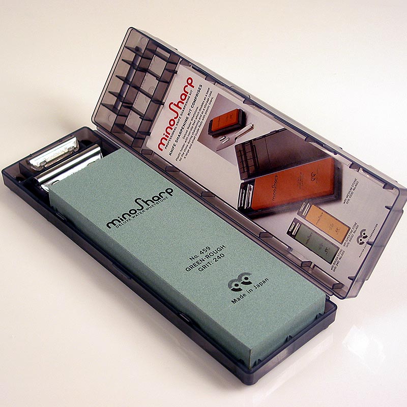 Mino Sharp pierre à aiguiser (eau), grain 240, avec support plastique, No 459, 1 pc - pierre à aiguiser avec grain 240, convient pour le pré-affûtage et les travaux de réparation, instructions et aide à l'affûtage inclus