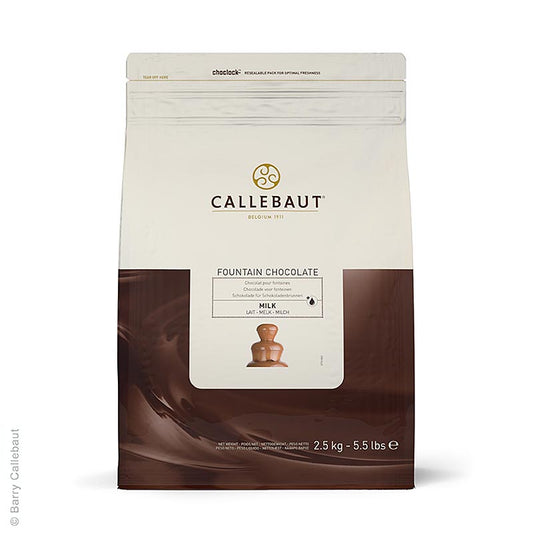 Image de Callets au lait entier avec 37,8% de cacao pour fontaine à chocolat et fondue, paquet de 2,5 kg, teneur supplémentaire en beurre de cacao pour une fluidité et des caractéristiques techniques optimales
