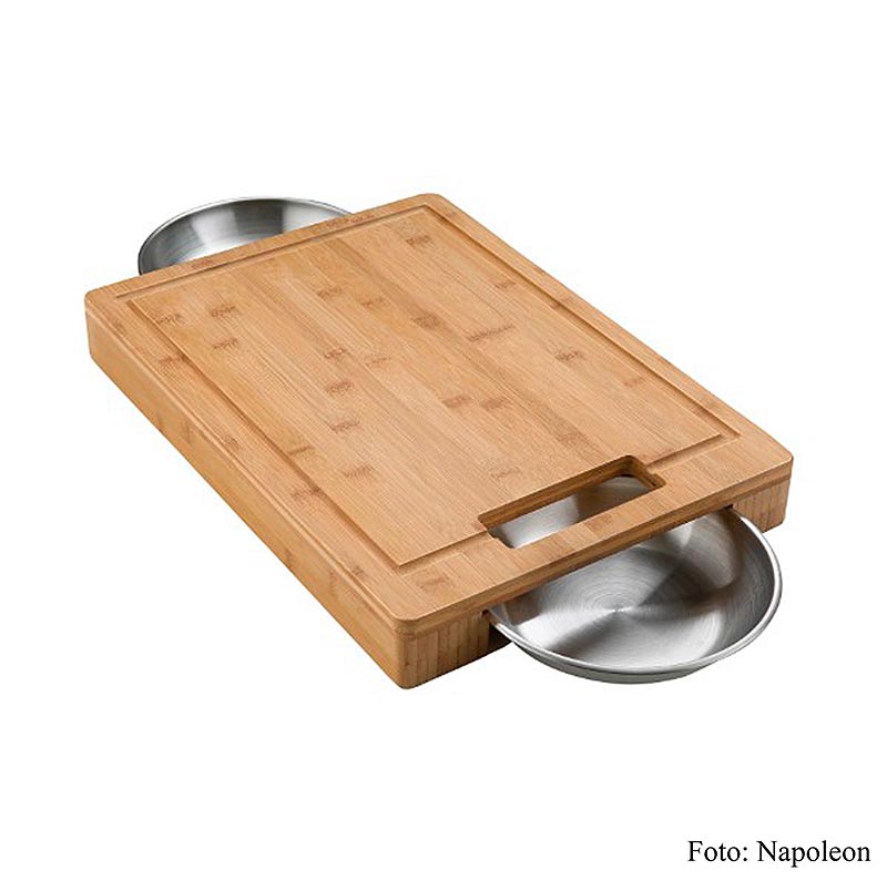Large, durable Napoleon Accessoires pour barbecue PRO Planche à découper en bois avec 2 coupes en acier inoxydable, measuring 46x33x5,5cm