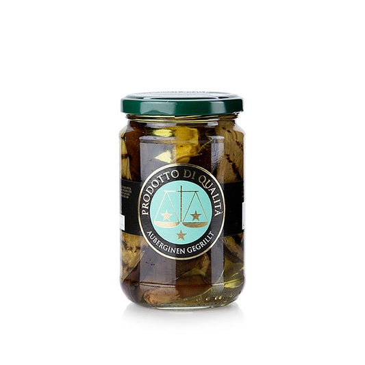 Aubergines grillées marinées dans l'huile, avec des épices, du sel et de l'ail