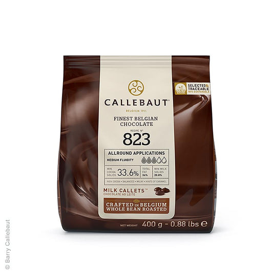 Image d'un 400 g de Callets au lait entier avec 33,6% de cacao, gouttes de chocolat à fondre, enrober, fourrer et décorer Goût équilibré de lait, de cacao et de caramel
