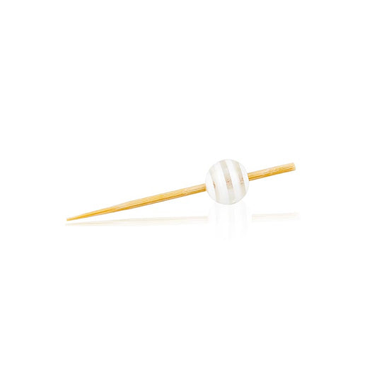 Piques en bois avec boule de cristal à rayures claires et blanches pour les présentations de nourriture et les événements