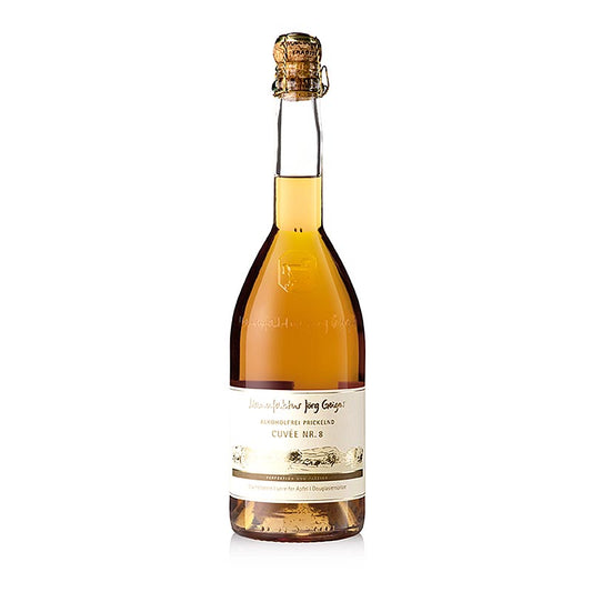 Jörg Geiger Alkoholfrei Prickelnd Cuvée 8, 750 ml - Une cuvée pleine d'entrain, composée de groseilles à maquereau, de poires à cidre, de vieilles variétés de pommes, de pointes de douglas, de fenouil bronzé, de bourrache, d'achillée et d'épices, avec un parfum frais, un goût fruité et une structure acide agréable.