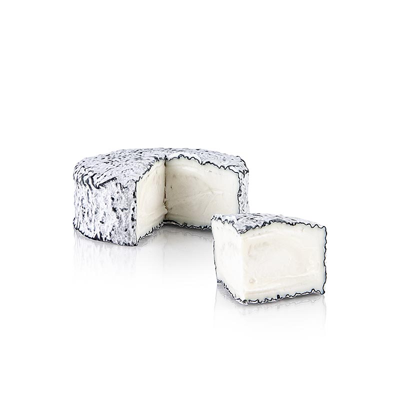 Fromage au lait de chèvre à pâte molle saupoudré d'une couche de cendre de charbon végétal Goût lacté et frais, texture crémeuse et note caprine équilibrée
