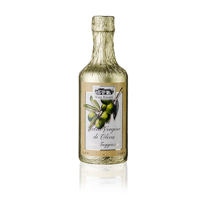 Bottiglia avvolta in un foglio d'oro contenente 500 ml olio extravergine d'oliva non filtrato Casa Rinaldi Oro di Taggiasca, spremuto a freddo e prodotto delicatamente in Liguria, Italia.